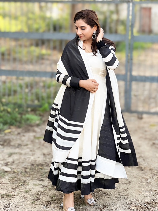 Crepe Monochrome Striped Anarkali Set – Black White Ethnic Dupatta Style (S–5XL)