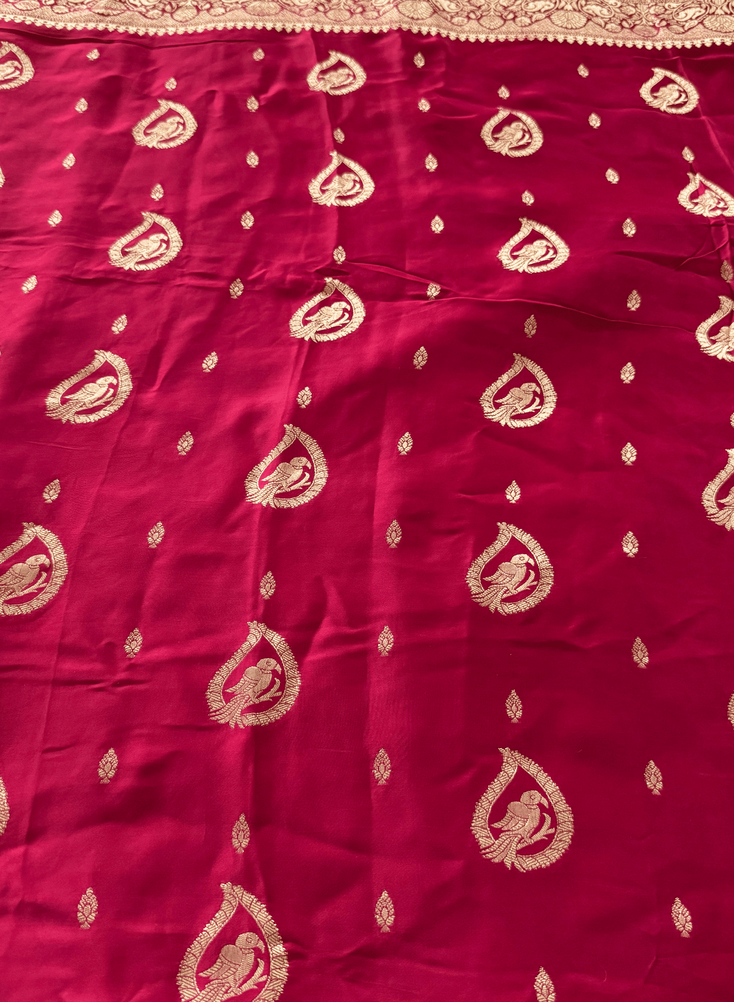 Soft Silk Red Banarasi Katan Saree – Timeless Bridal Royal Elegance (One Size)