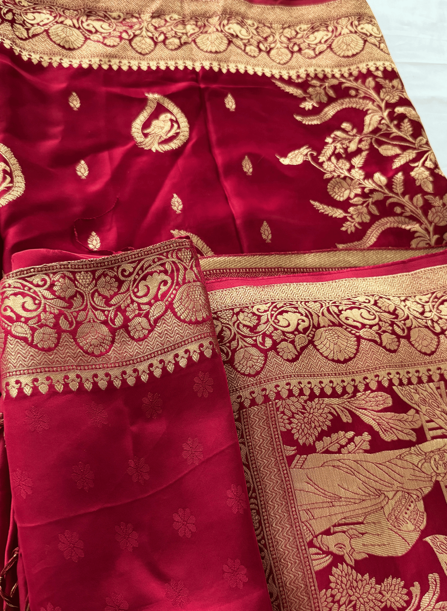 Soft Silk Red Banarasi Katan Saree – Timeless Bridal Royal Elegance (One Size)