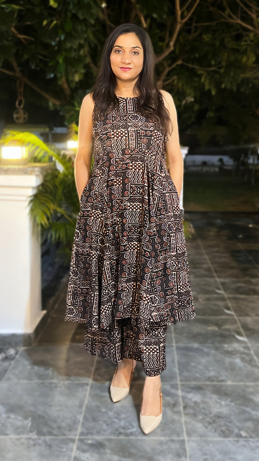 Flair & Flow Kurta Set - Black