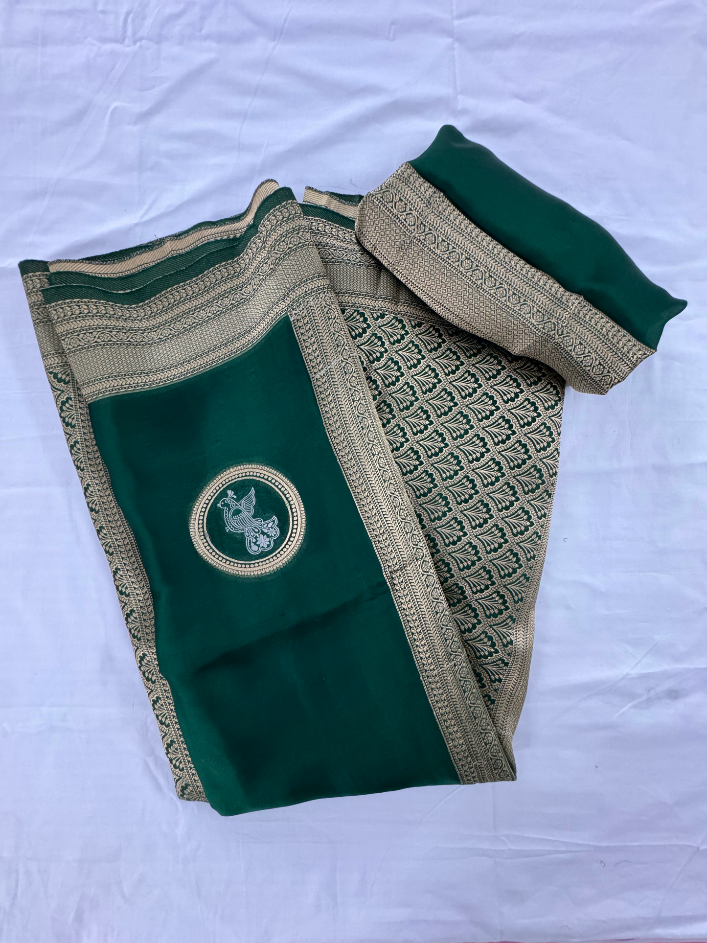 Banarasi Soft Silk Bottle Green Saree – Timeless Luxe Heritage Elegance (One Size)