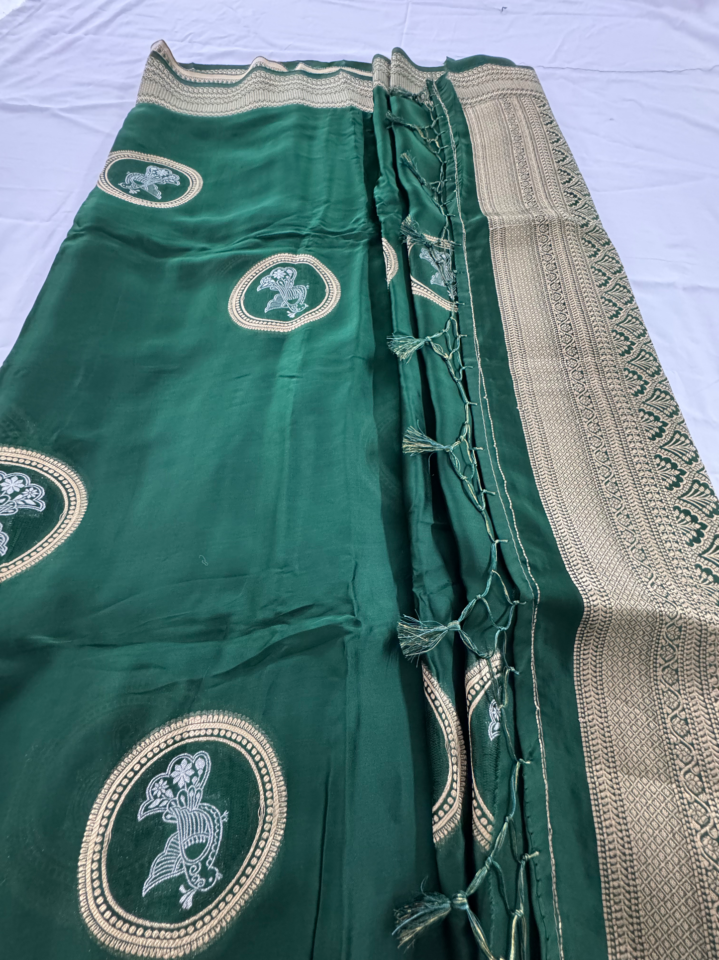 Banarasi Soft Silk Bottle Green Saree – Timeless Luxe Heritage Elegance (One Size)
