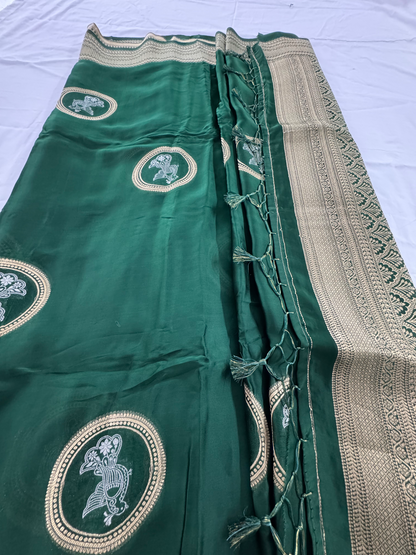 Banarasi Soft Silk Bottle Green Saree – Timeless Luxe Heritage Elegance (One Size)