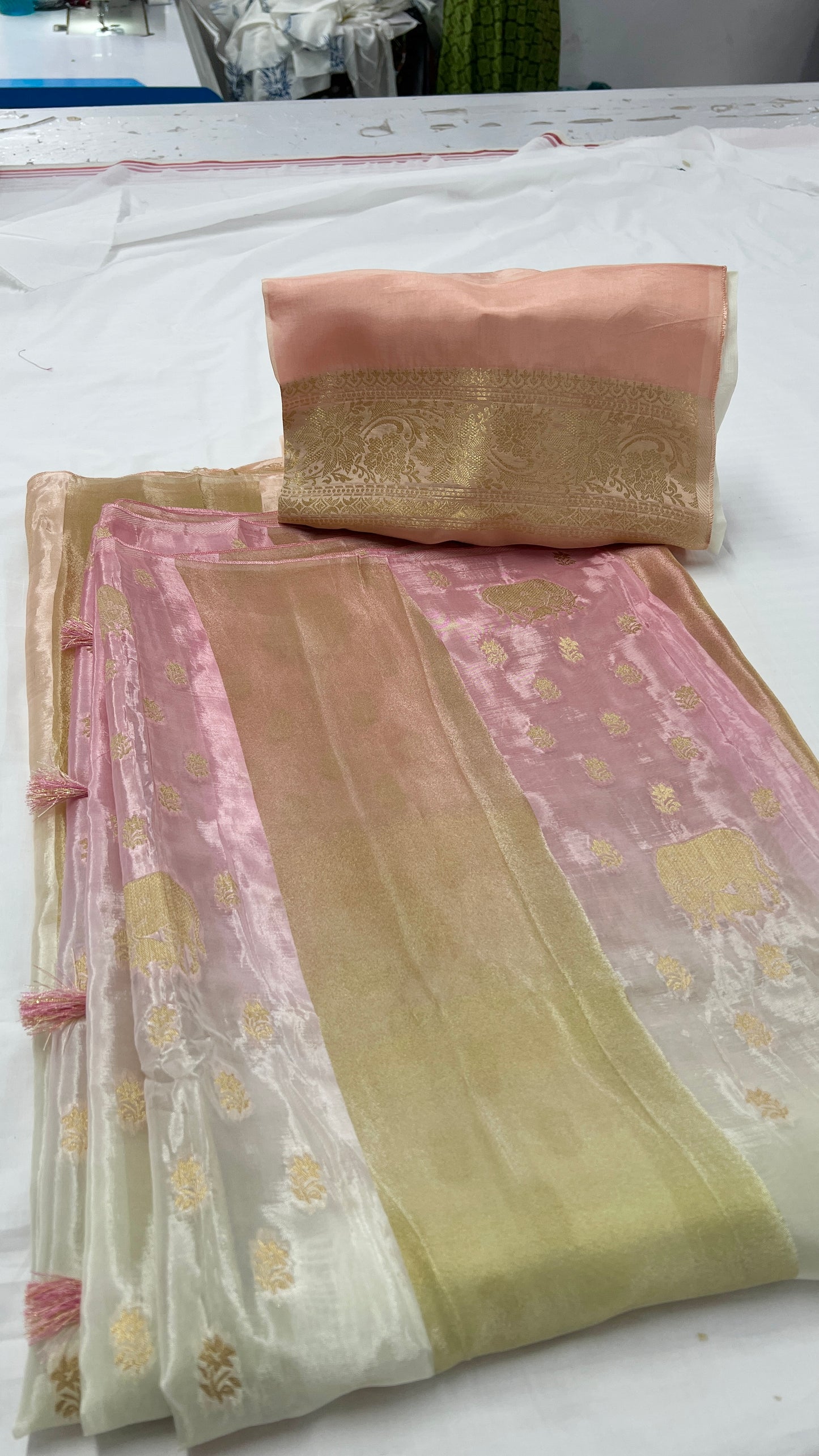 Soft Silk Pink and Gold Banarasi Saree – Luxe Festive Royal Elegance (One Size)