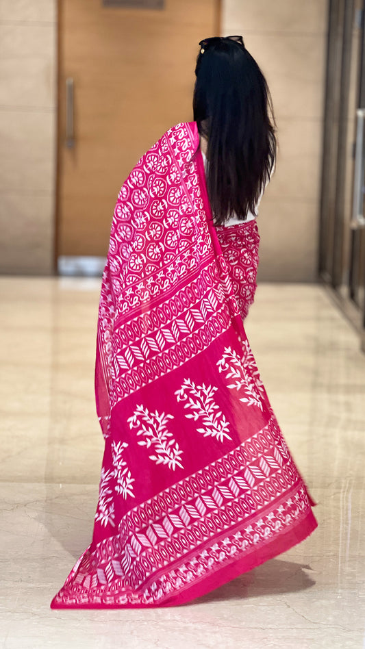 Red Cotton Mal Saree – Feather-Light Saree for Festivals & Everyday Elegance