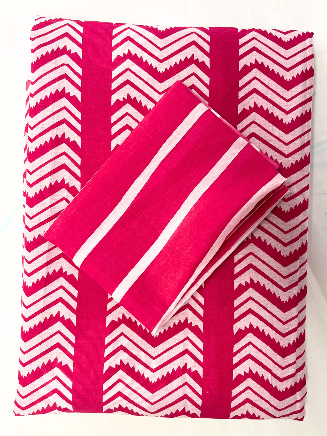 Cotton Magenta Magic Saree – Vibrant Festive Elegance (One Size)