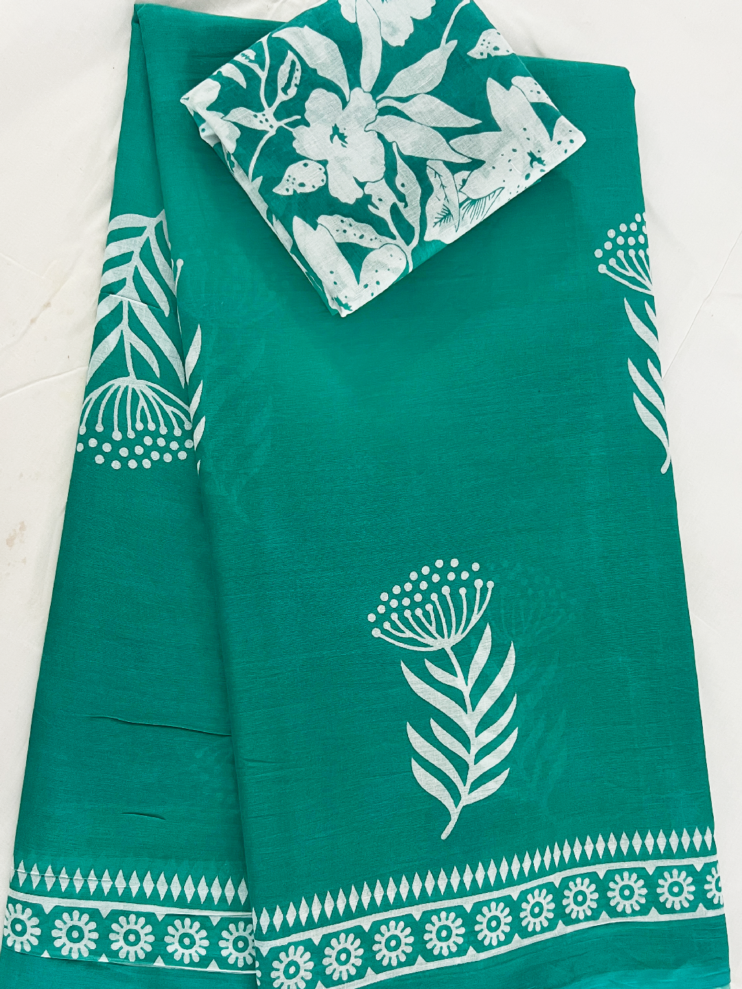 Cotton Teal Leaf Print Pure Saree – Botanical Fresh Elegance (One Size)