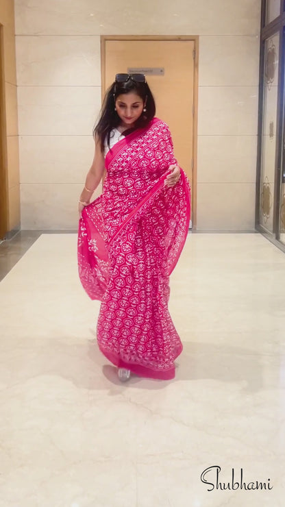 Red Cotton Mal Saree – Feather-Light Saree for Festivals & Everyday Elegance
