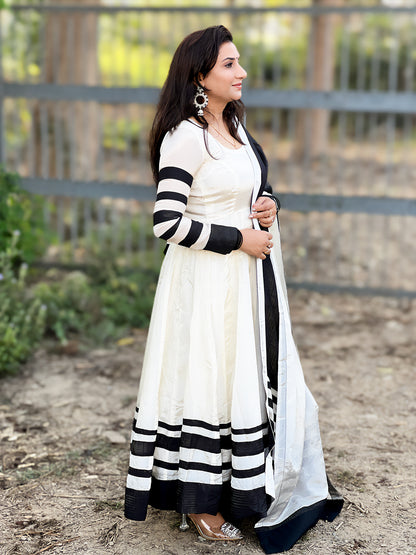 Crepe Monochrome Striped Anarkali Set – Black White Ethnic Dupatta Style (S–5XL)