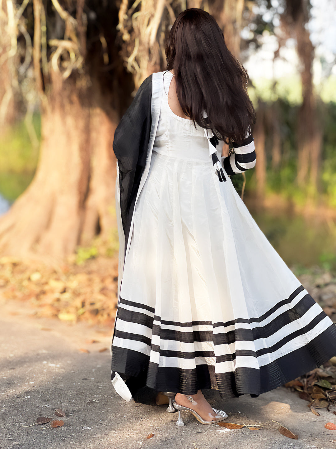 Crepe Monochrome Striped Anarkali Set – Black White Ethnic Dupatta Style (S–5XL)