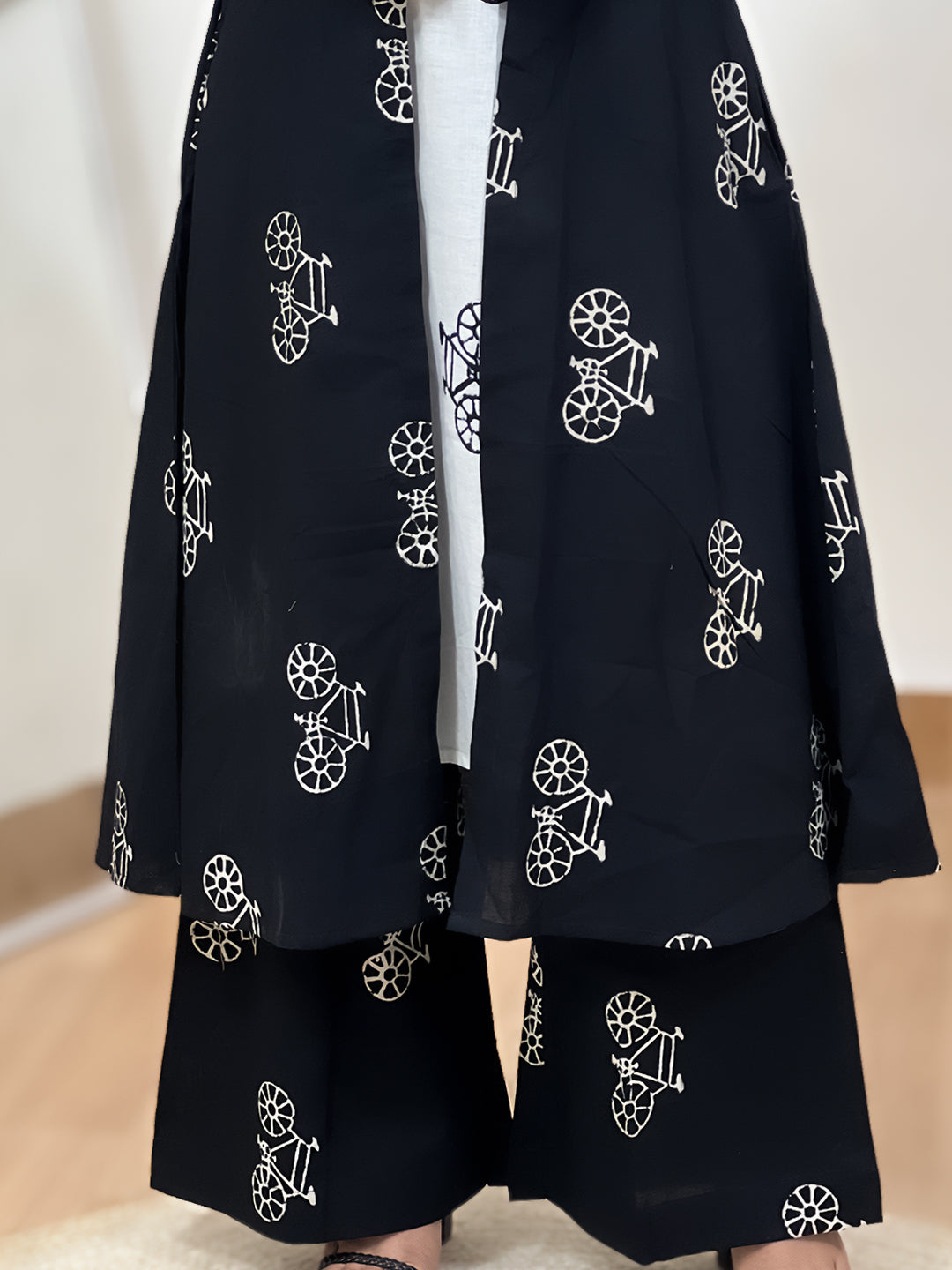 Cotton Black & White Cycle Print Long Shrug Palazzo Set – Bohemian Ethnic